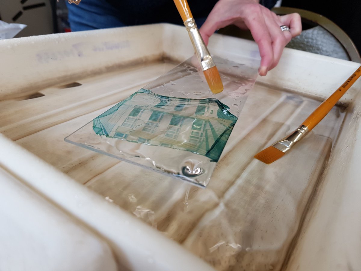 _DarkroomLondon's tweet image. Really beautiful images on perspex and glass at this morning&apos;s Polaroid Lift workshop!

#polaroidlift #polaroid #instantfilm #analogue #filmphotography #handsonlearning