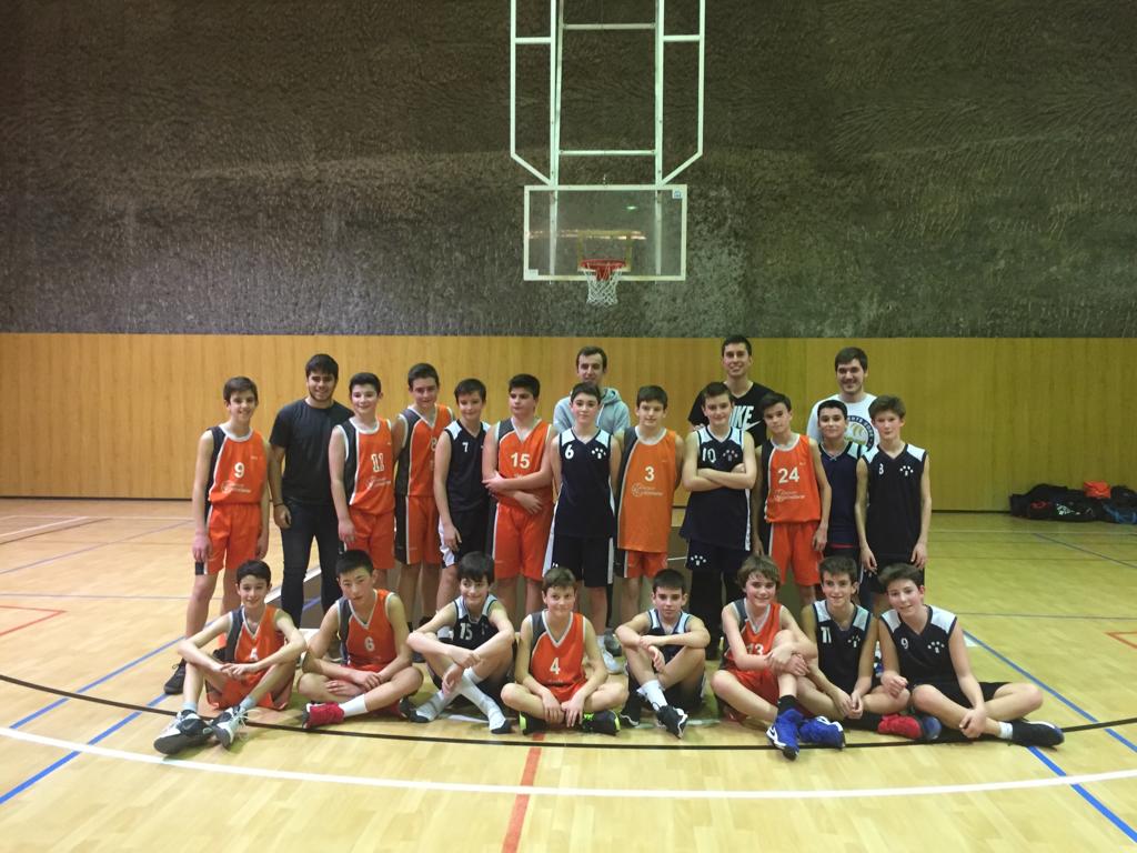 safaclaror's tweet photo. 🎙 Oriol Fiallos: "El #PrInfMasc i el @CBIPSI han aprofitat la jornada sense partit per jugar un amistós molt competit i entretingut. Molt contents pel retorn del Max Campmany després d'una llarga baixa."
#ForçaSafa
#SafaClaror https://t.co/WksNMJN720