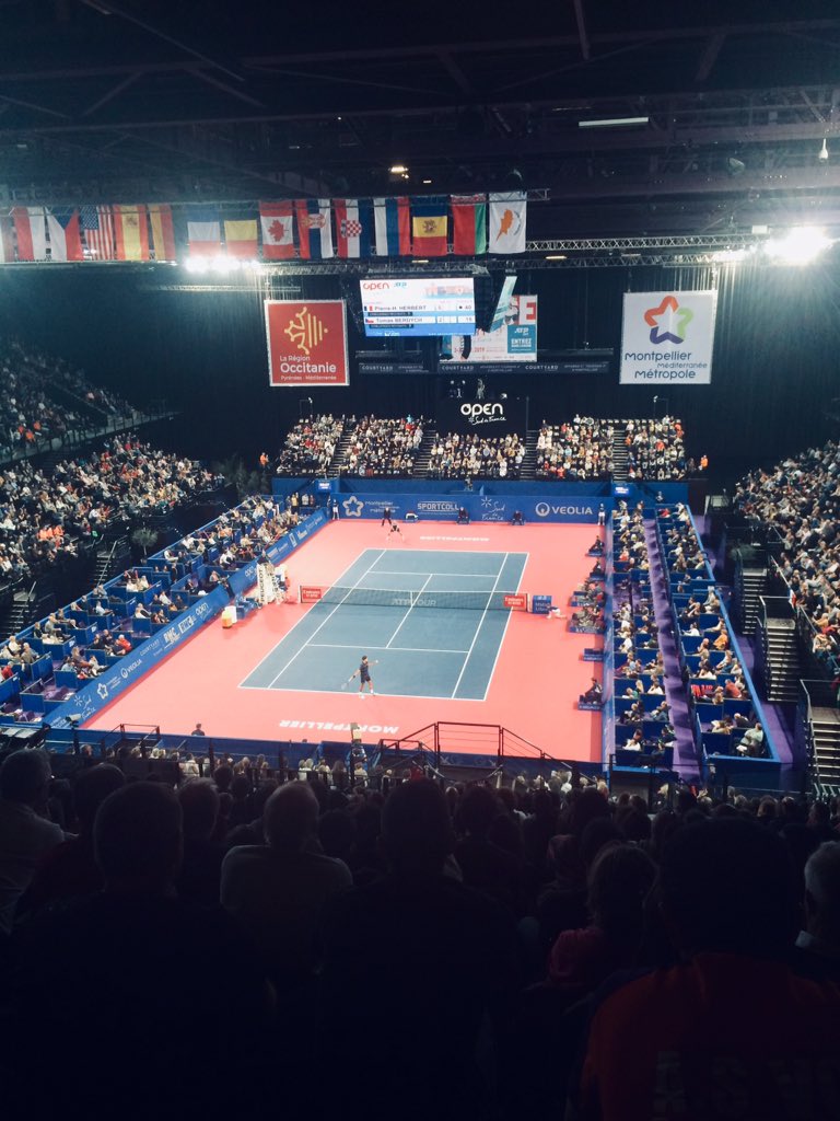 OpenOccitanie's tweet photo. Quel début de rencontre pour @p2hugz 💥🔥
Dans une ambiance surchauffée le 🇫🇷 remporte la 1ère manche 6-2 face au 🇨🇿 @tomasberdych, la suite du match s’annonce palpitante 👌
#OSDF19 #OSDFLIVE https://t.co/h04V96CqvQ
