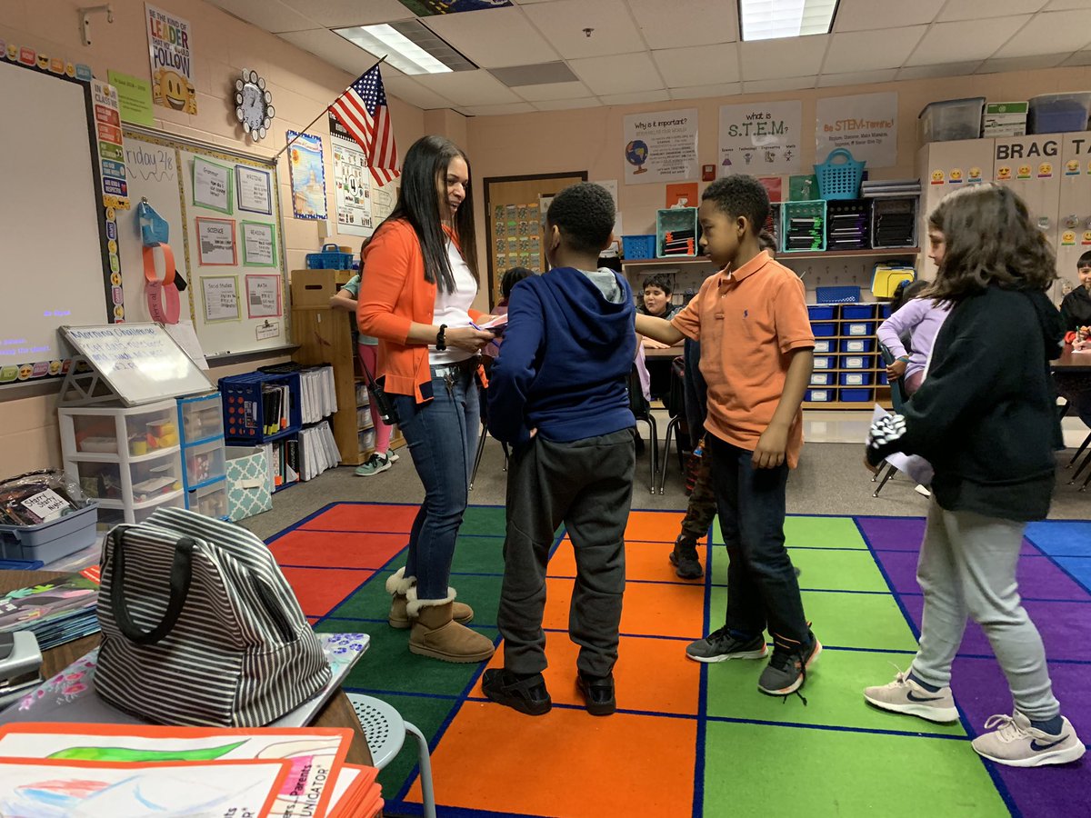MissCaudell's tweet photo. #MorrisMadness celebrating @marilyn_veal yesterday 💗 Happy Counselors Appreciation Week! #BeAWarrior #TeamAcworth @MrsMorris_AES https://t.co/BRWuDkITTx