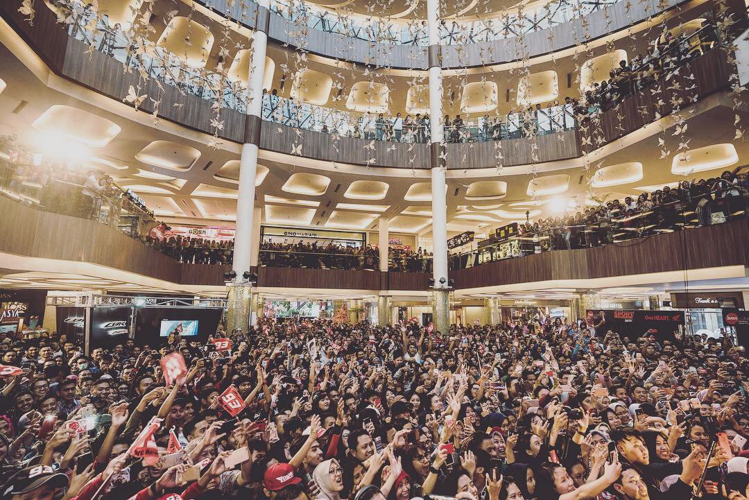 CormacGP's tweet photo. Indonesia today! https://t.co/PBOt7HoYcg