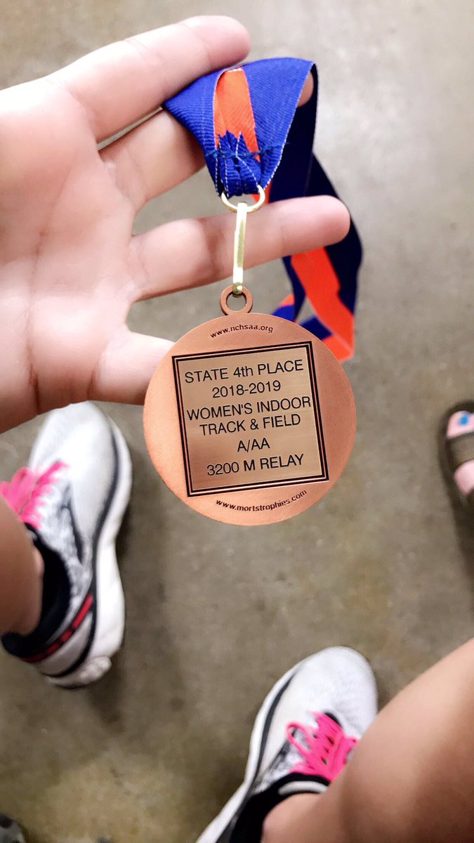 maddiegrayce1's tweet image. 4th Place at the State Championship Meet !! @NCHSAA @WSHSathletics