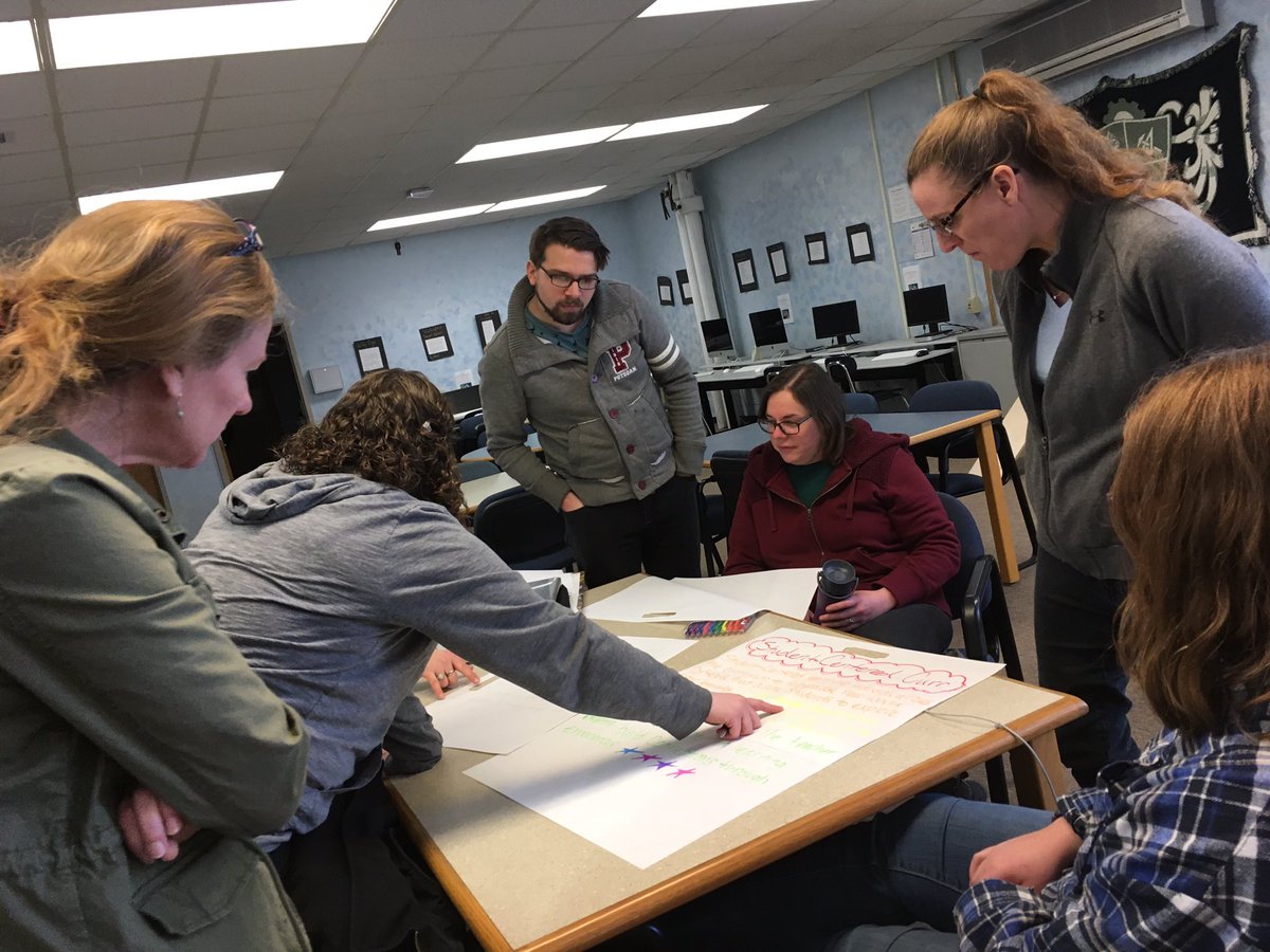 SNHUVTCampus's tweet image. Members of the Springfield VT cohort creating their own definition of Student-Centered Learning. #lifelonglearning #snhu #cohortmodel