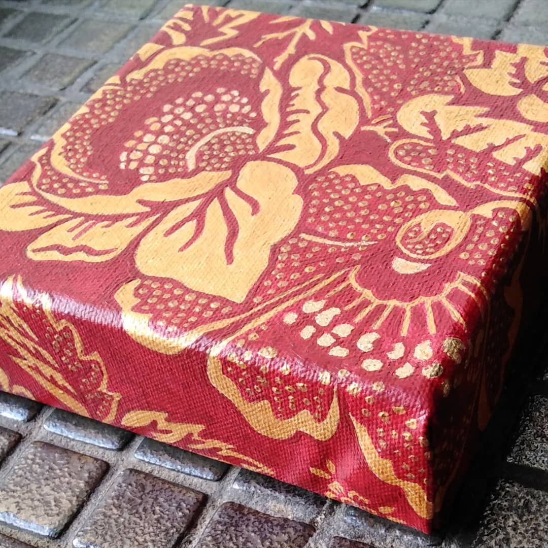 gatekeeper_art's tweet photo. Wee canvas with Turkey red print used on cotton material sold in Far East hence why I've called it "Sarong"...For  sale so just message me... If no buyers "Sarong" will be for sale along with new signed framed prints and cards at a new stockist in Glasgow... details coming soon. https://t.co/xmkFWwoXyZ