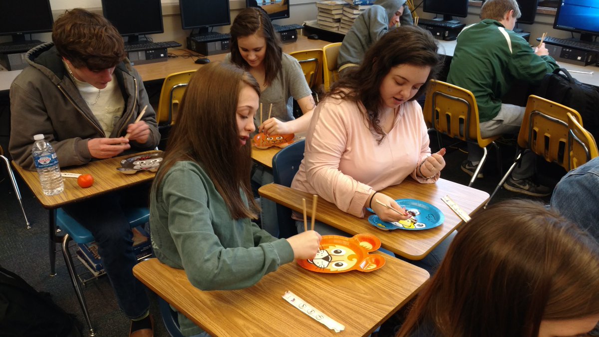 newnanhshistory's tweet photo. @NewnanHigh VN History students ease into VN culture with learning how to use chopsticks! #nhshistory #studentengagement https://t.co/RalEnxkZbN