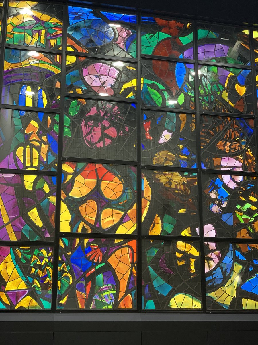 らとも Twitterren 東京駅のステンドグラス めっちゃカッコイイ ステンドグラスって なんかグッとくるよね 東京駅 ステンドグラス