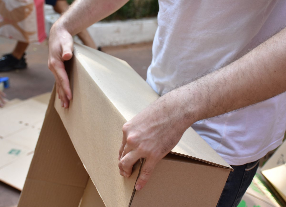 ultimahojapy's tweet photo. Muchísimas gracias Envaco por la donación de cajas que hacen posible la clasificación de papeles en desuso en esta jornada ❤️🌿 https://t.co/jqw6X1h78S