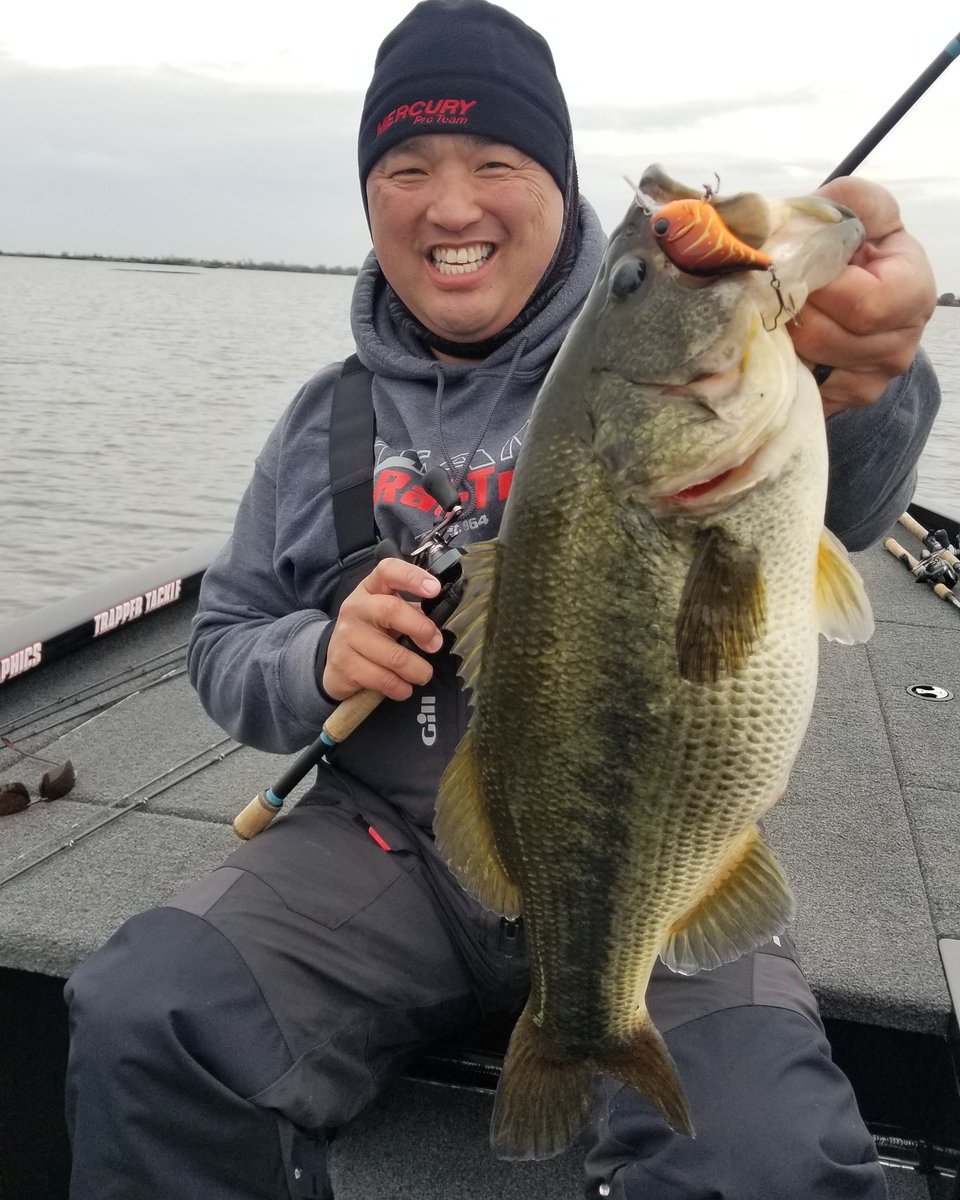 Kenmahpromotio1's tweet photo. @mdjfishing and @BillLewisLures did his MR-6 crankbait right. It Runs at a great depth, easy to cast and very weedless.  #billlewislures #mr6 #outworkem #kmah https://t.co/mVIqk7EvvM