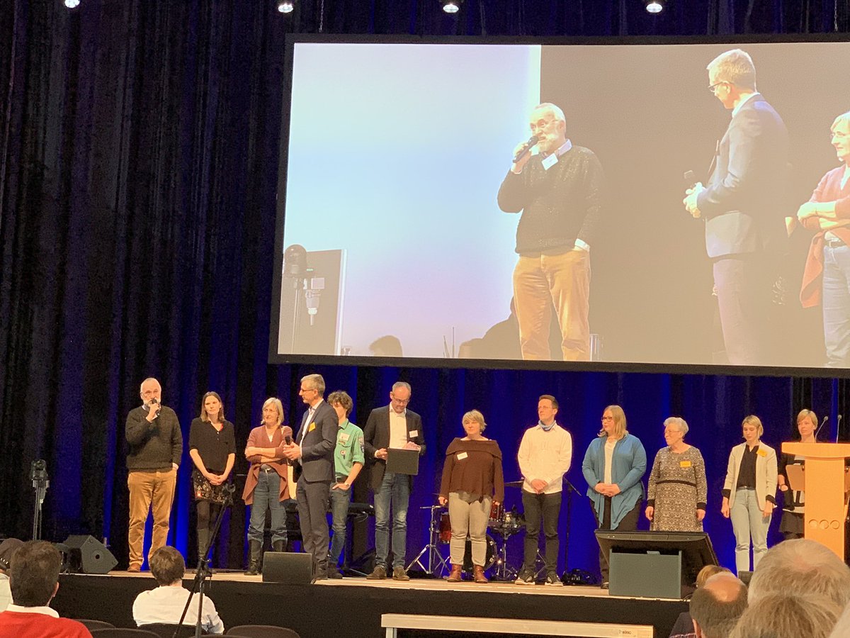 wolf_bartsch's tweet photo. Zukunftskonzepte für die #Kirche entwickeln. #Krummesse ist gut auf der Bühne (und im Saal) vertreten. 😀 #osLL19 #Lübeck https://t.co/O3aQLGlyFj