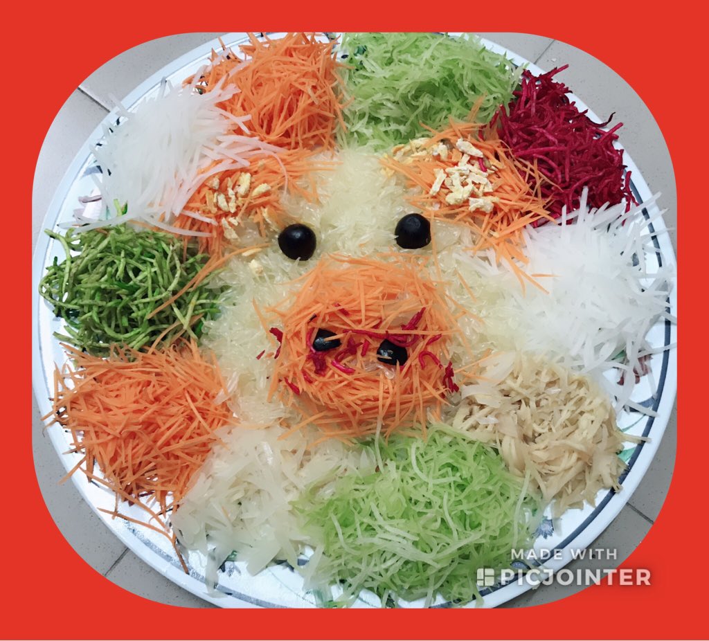 florencefarm's tweet photo. The homemade Malaysian “Yu Sang” with the #fooddeco for the Chinese animal zodiac ~ the year of the pig vs the homemade “ Yu Sang” from last year, the year of the dog, I like the #fooddeco last year more than this year but it tastes extremely yummy #TastingTable https://t.co/2ewMs5smZT