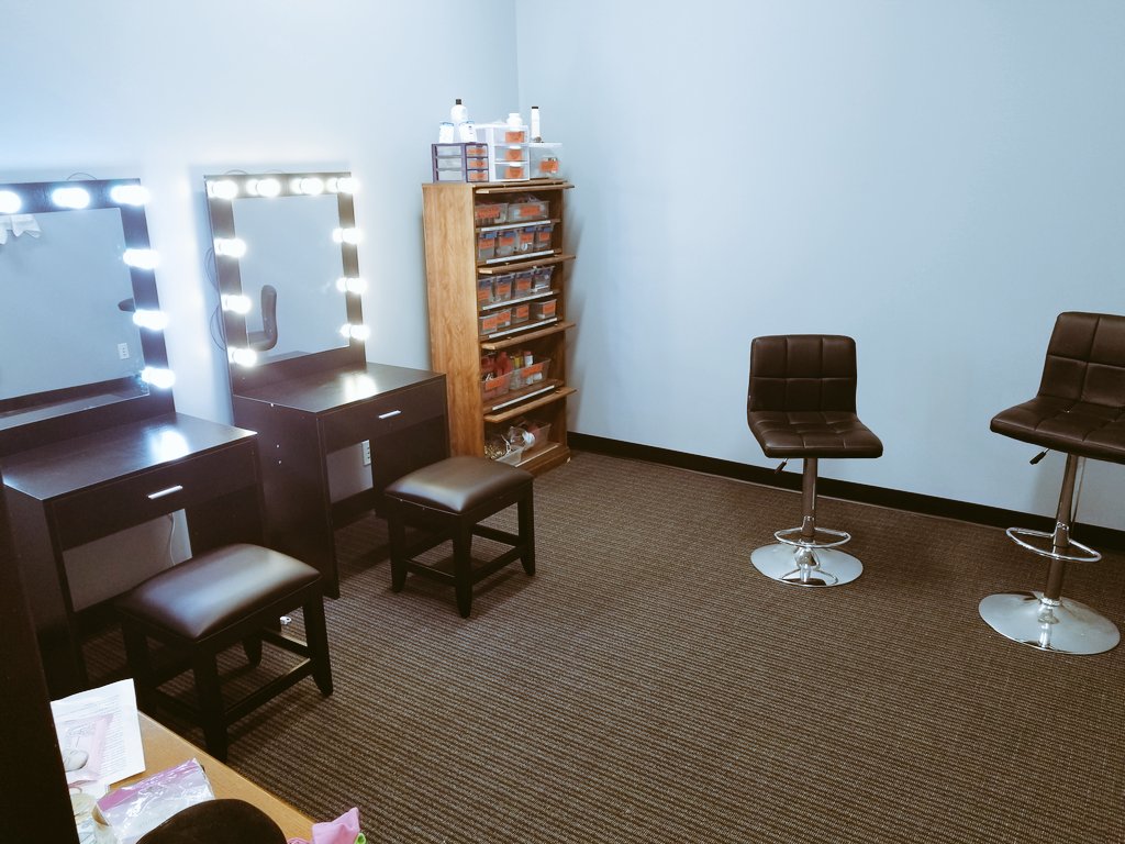 Channel Awesome on Twitter: "Our makeup room is coming along Channel Awesome on Twitter: "Our makeup room is coming along