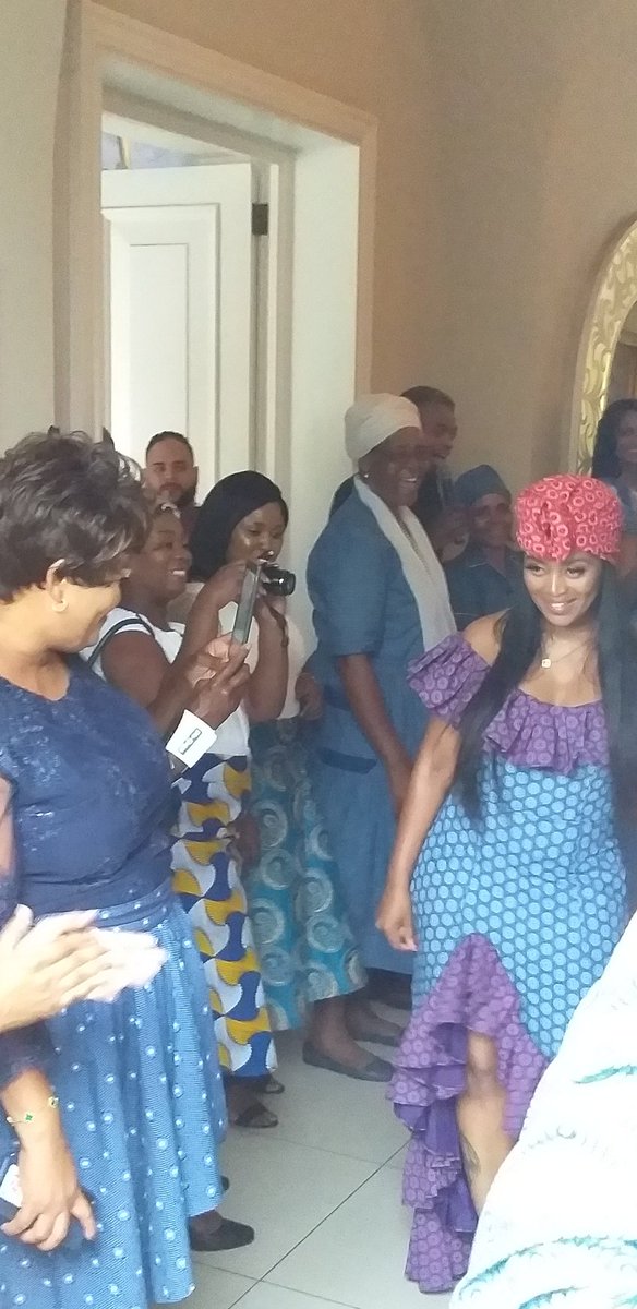 ZakheleZulu5's tweet photo. Celebrating the traditional wedding of #ValEd https://t.co/Ft8xPiTlay