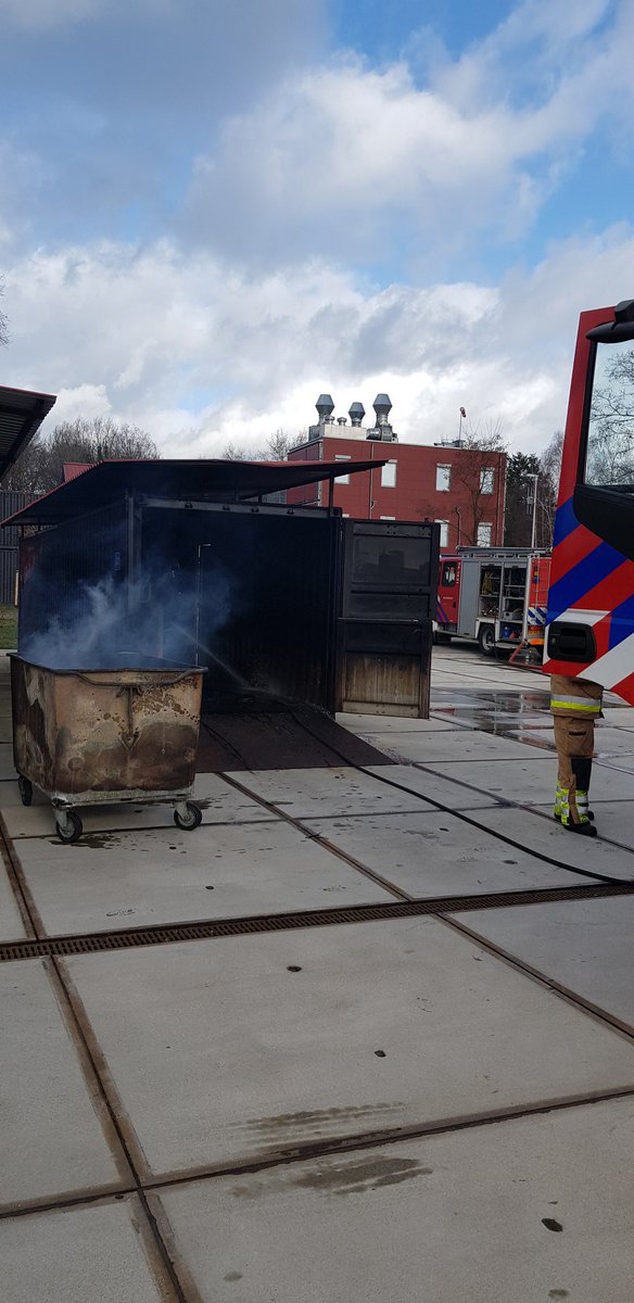 johnnyvanaefst's tweet photo. Weer een mooie dag #tronet @Vakbekwaam_VRIJ 👍🚒 https://t.co/YKtZUQCM3d