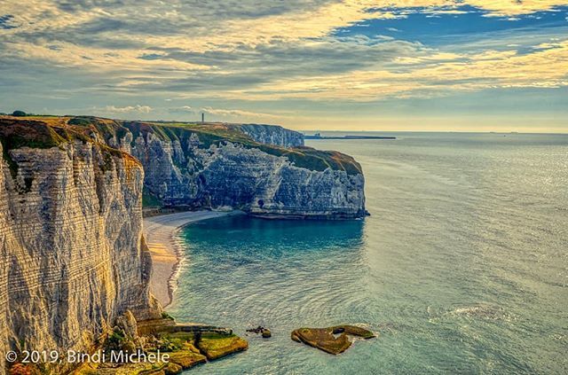 BindiMichele's tweet photo. Étretat (France) #photooftheday  #photoofday  #france #etretat #photooftheday #photographer # #foto #cool #amazing #TagsForLikes #TFLers  #instagood #trip #holiday #sea #francia #beach #cliff #art_bind #vacanze #viaggi #tour #normandie #normandy  #vday #… https://t.co/XWSAjEFTne https://t.co/KzuonYqvbu