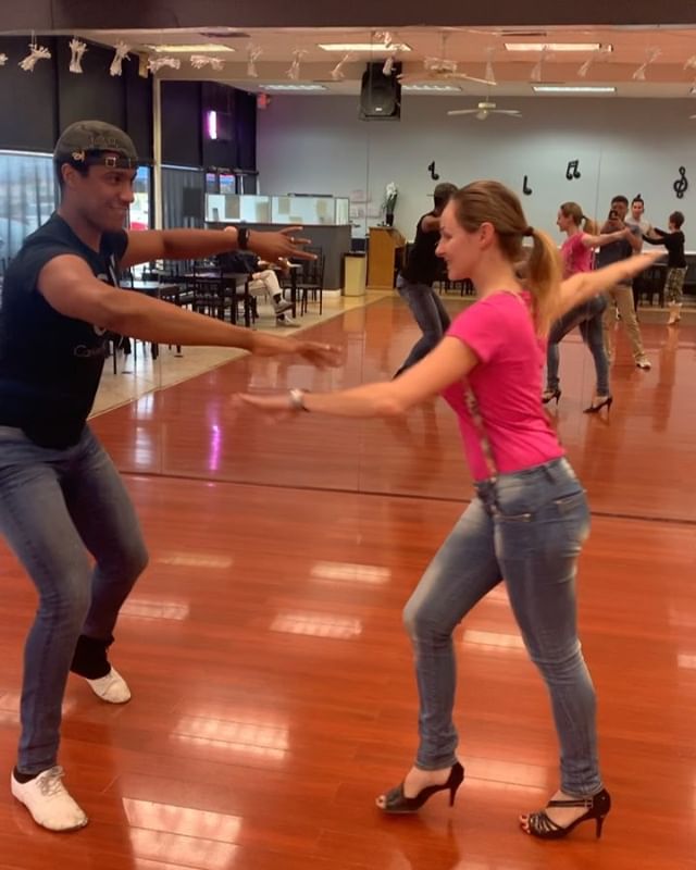 HabanaStyle's tweet photo. Henri’s sequence from yesterday, we love dancing with him, #habanastyle #salsalasvegas https://t.co/KrRQAAfMcd https://t.co/g0IZ0W6RNJ