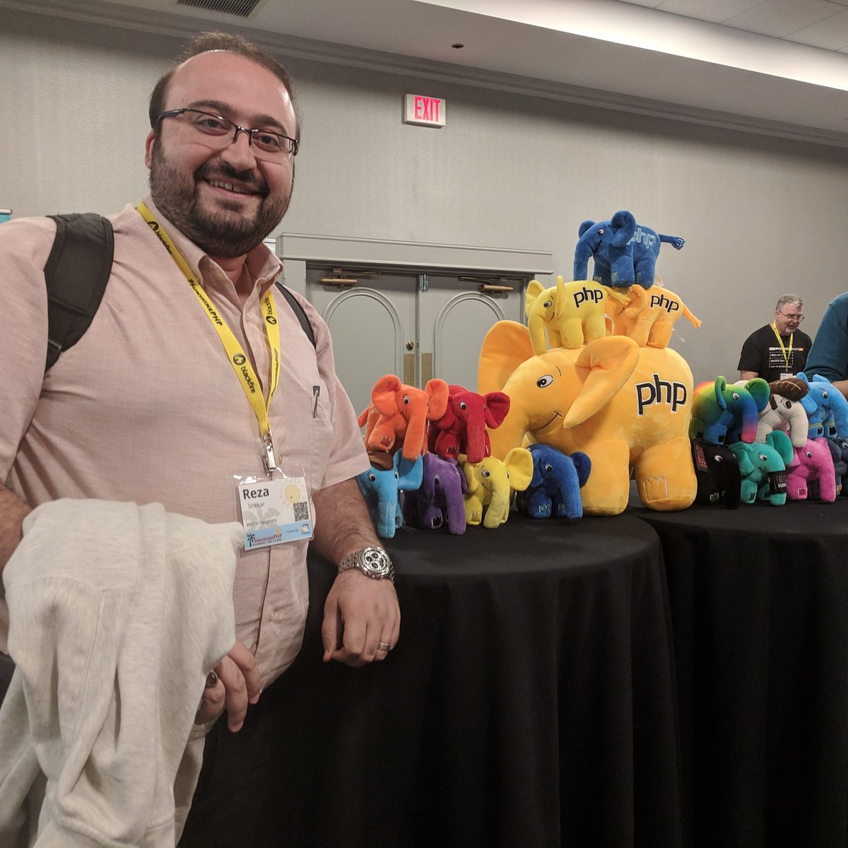 #NewProfilePic , <a href="/elephpant/">elePHPant</a> <a href="/official_php/">php.net</a> , <a href="/SunShinePHP/">SunShinePHP</a> #SunPHP19