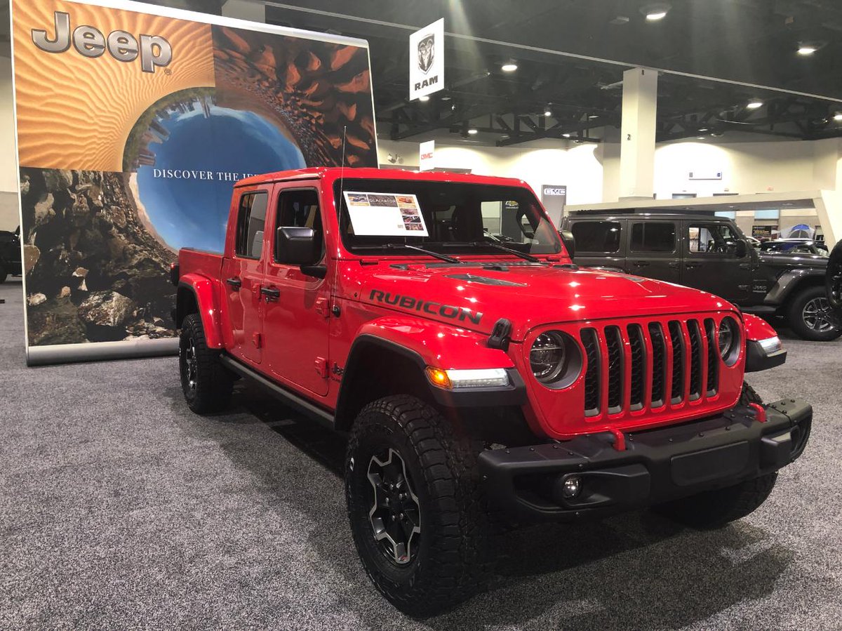 NEAutoShow's tweet image. The brand new #Jeep #Gladiator is at the #ProvidenceAutoShow!