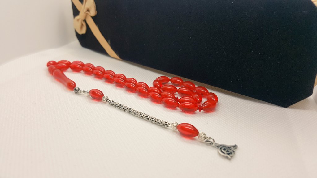 Ateş kehribar tesbih.  925 ayar gümüş püskül. Özel kutusunda 120TL  sipariş için DM ve whatsapp 05545382788