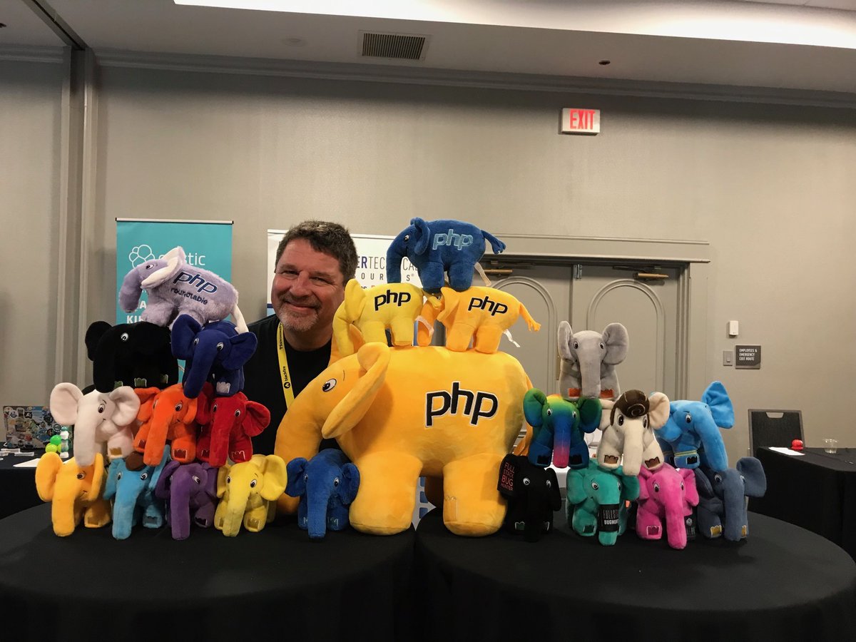 CalEvans's tweet image. #sunphp19 all my friends are here! :)