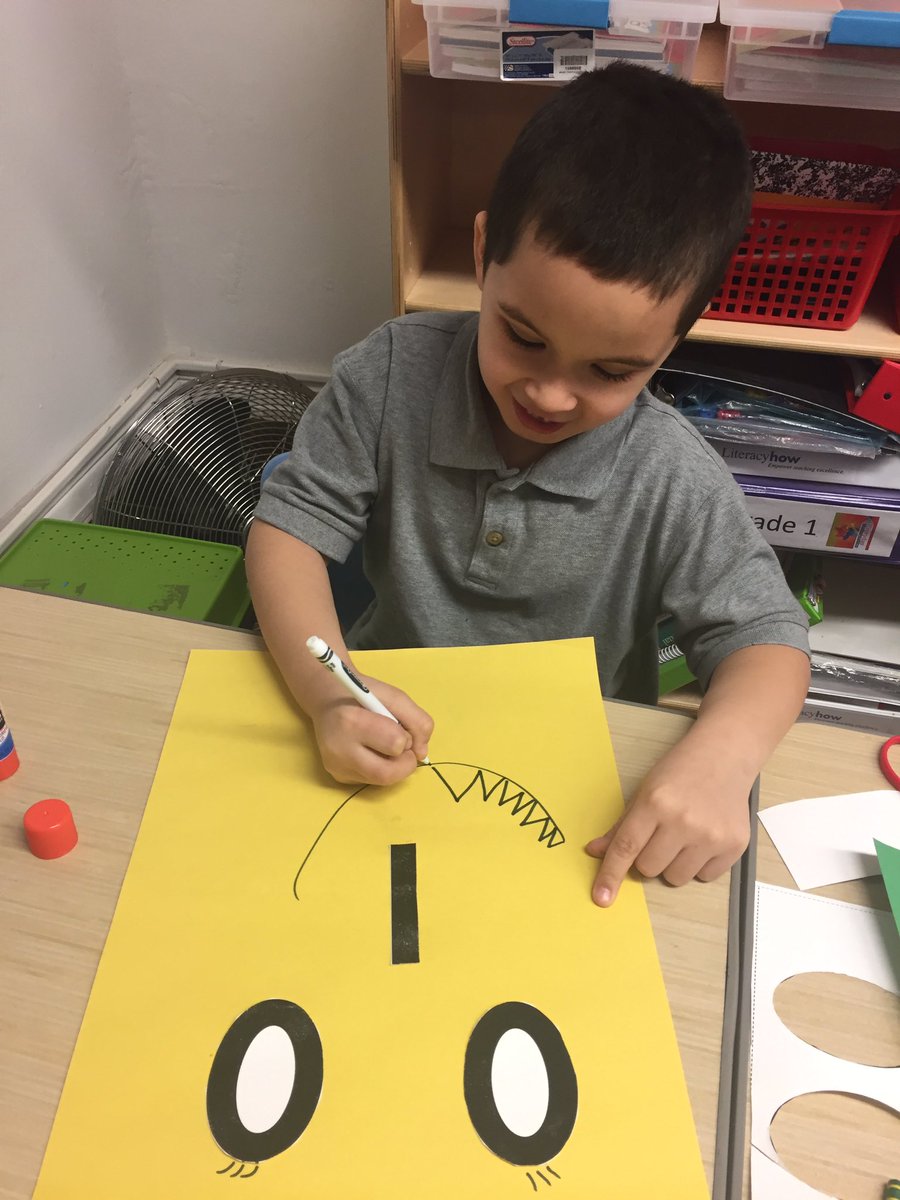 mrsclark1225's tweet image. On our 100th day of school, First Graders were challenged to transform the digits 1-0-0 into a unique piece of art work! 💯💯💯#SPSmind