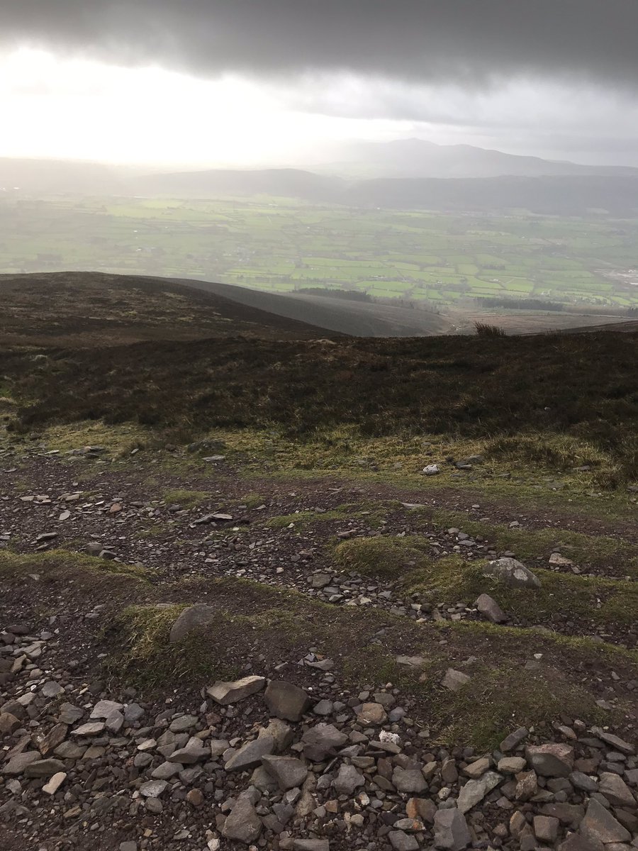 To say it was chilly up on the top of #Slievenamon is an understatement and my burnt face testament. But oh the fresh air 😊❤️#mountain #tipperary #visittipperary #hikeforlife