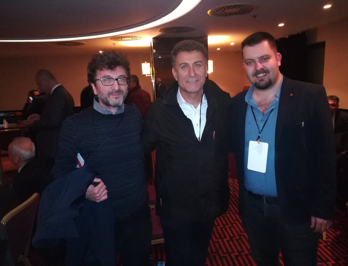 UtkuNar's tweet image. Genel Başkan Yardımcımız @orhansaribalchp ve Parti Meclisi Üyemiz @yukseltaskinn Hoca ile bir Genel Kurul hatırası :)
#SosyalDemokrasiVakfı
#SODEV