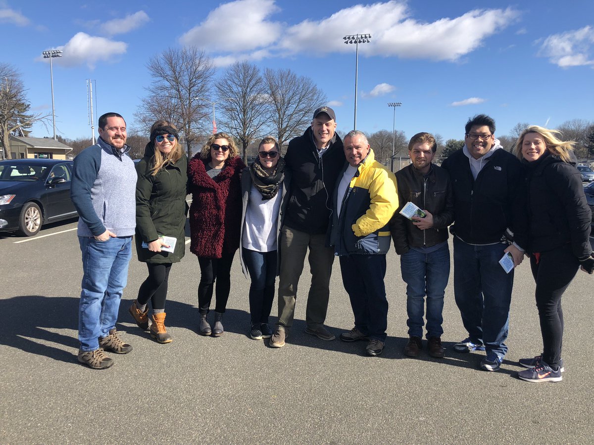 It’s another beautiful day to door knock? Join us tomorrow or if you have time this week, let us know! m.signupgenius.com/#!/showSignUp/… <a href="/CTSenateDems/">CT Senate Democrats</a> <a href="/CTDems/">Connecticut Dems</a>