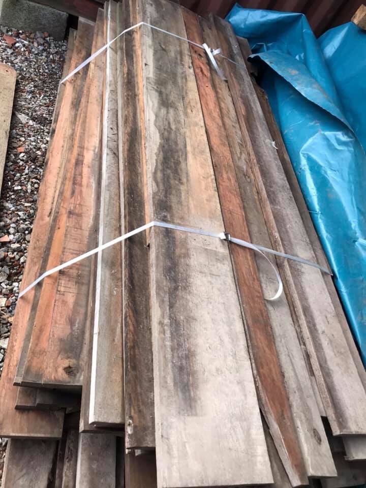 ReclaimedLpool's tweet photo. Hardwood boards are now in stock. 
From £8.00 per board.
Sizes are 1” thick  from 6” to 10” wide 8ft long. 
Give me a call on 07341773555.
Can deliver for a price just need a postcode. 
#reclaimedtimberliverpool #flooring #antiquetimber #oakboards #oakslabs #hardwoodboards https://t.co/YlRsQlcfTM
