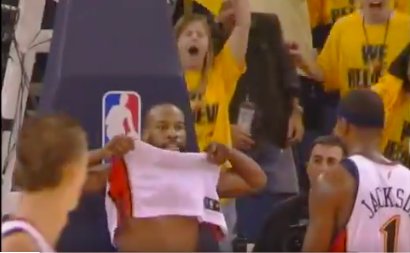 Imagine being in the building for this dunk. Happy birthday, Baron Davis. 