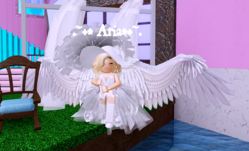 Aria Royale High Moon93455496 Twitter - roblox royale high outfits