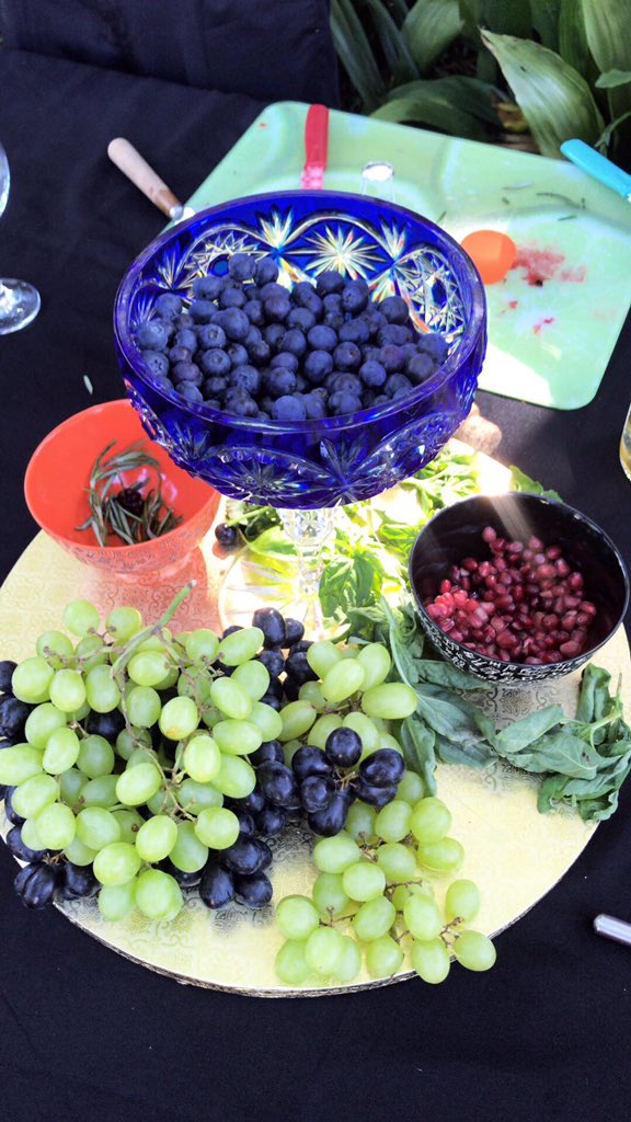 ILoveFoodiesCT's tweet photo. Amazing afternoon spent with @Zari_Zero at the #H4C Fundraiser 🌸 https://t.co/5rnBM2ZV6a
