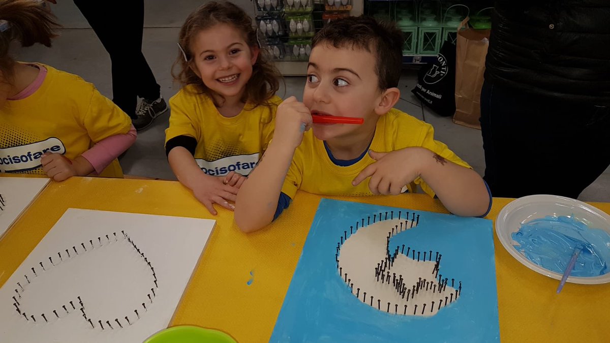 Tantissimi piccoli appassionati di #faidate 🔨hanno partecipato al laboratorio #iocisofare speciale #sanvalentino ❤️tecnica #stringart 🧶realizzando il loro piccolo capolavoro 😀#bricoferlife