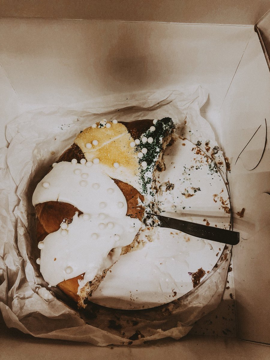 I want to live in a world where king cake calories don’t count. Just to give you an idea of how devine <a href="/WillaJeanNOLA/">Willa Jean NOLA</a>’s king cakes are, imagine Dong Phuong and Randazzo’s king cakes had a baby and that baby was meant to change the world. The best king cake I’ve ever had🎭 #BIGFAX