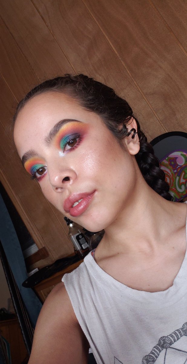 baela_'s tweet photo. Will these flop here too idk? Idc bc I'm proud of this ☺

My first look using the @Certifeye tropical wonders palette! Inspo from @Rocioceja_ 🌈 https://t.co/aSk67hRVno
