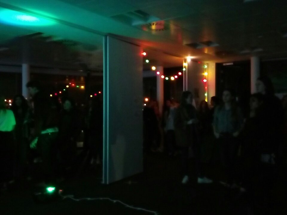 wildmagazineUK's tweet photo. Things are kicking off at the Ethical Fashion Show by International Development Soc and @uoyats at @UniOfYork! (Don't judge our photo skills) #ethics #howtobewild #sustainability #ethicalfashion https://t.co/gmJEQSVBEq