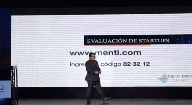 DigitalBankLA's tweet photo. 🎉Ahora explica su solución #Fintech  la #Startup #PBcorp con su herramienta #SICOF en el #DigitalBankGuayaquil 🎉 https://t.co/MrPwfbL27a