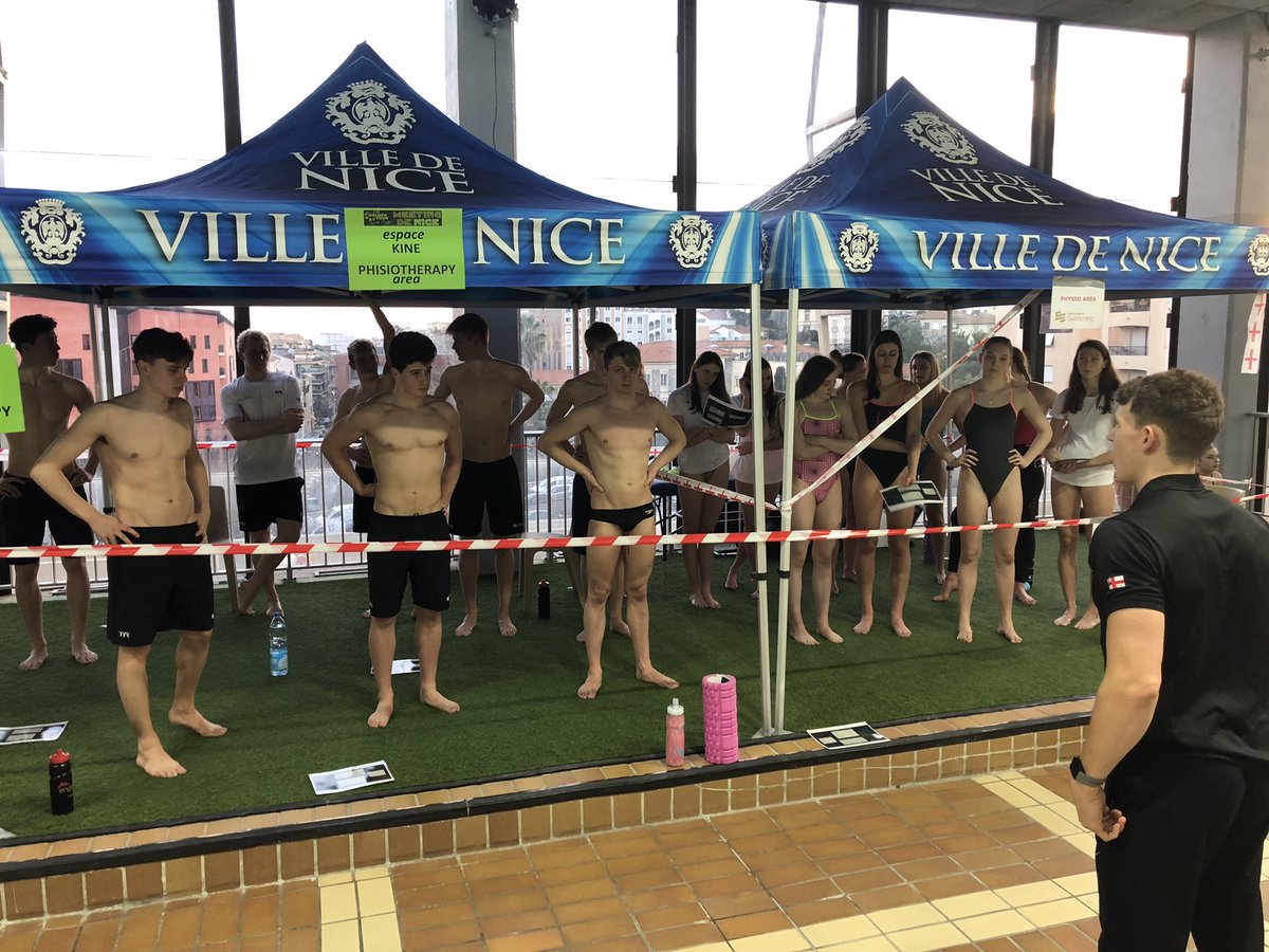 RobinsGrant's tweet image. Arrived safe, pool fast, team briefing to set the scene! #creatingstories #oadf #swimmingisajourney