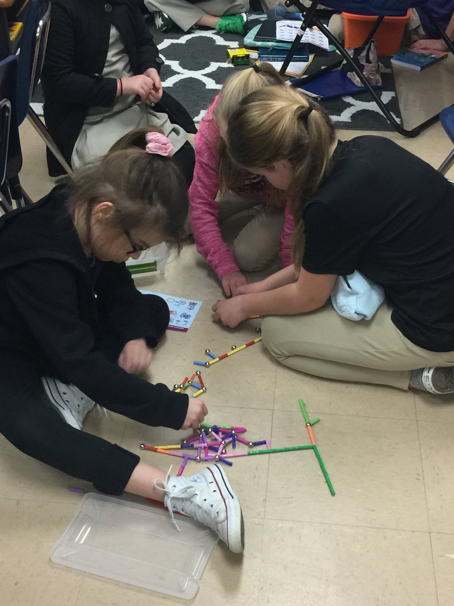keasterling7's tweet photo. Indoor recess is the best when you are a STEAM campus. #STEAMatStribling https://t.co/Nq8qyi5DYL