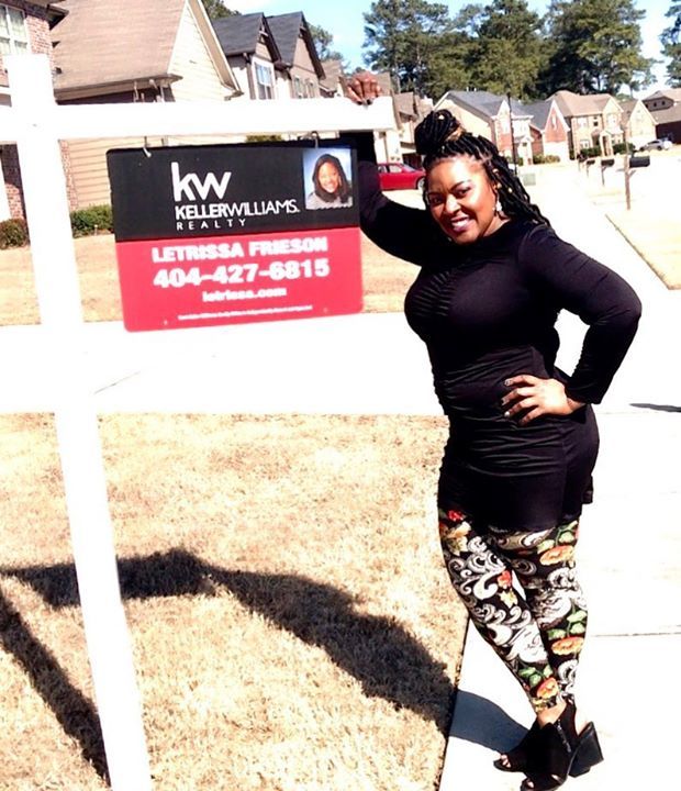 LetrissaFrieson's tweet photo. Oh Don’t Mind Me! I’m just over here #slanging #houses 🏠♠️⬆️🤷🏾‍♀️ Is You Need Me.... I’ll Order #one #more ✅♋️ #goddesslocs #masterpiece #waisted #girlswhotrain #reprincess #princess #listing #listingagent #atlanta #atlantasrealtorofchoice #isalehenrycounty #tzipporahbraids #who… https://t.co/VsqVteA9th