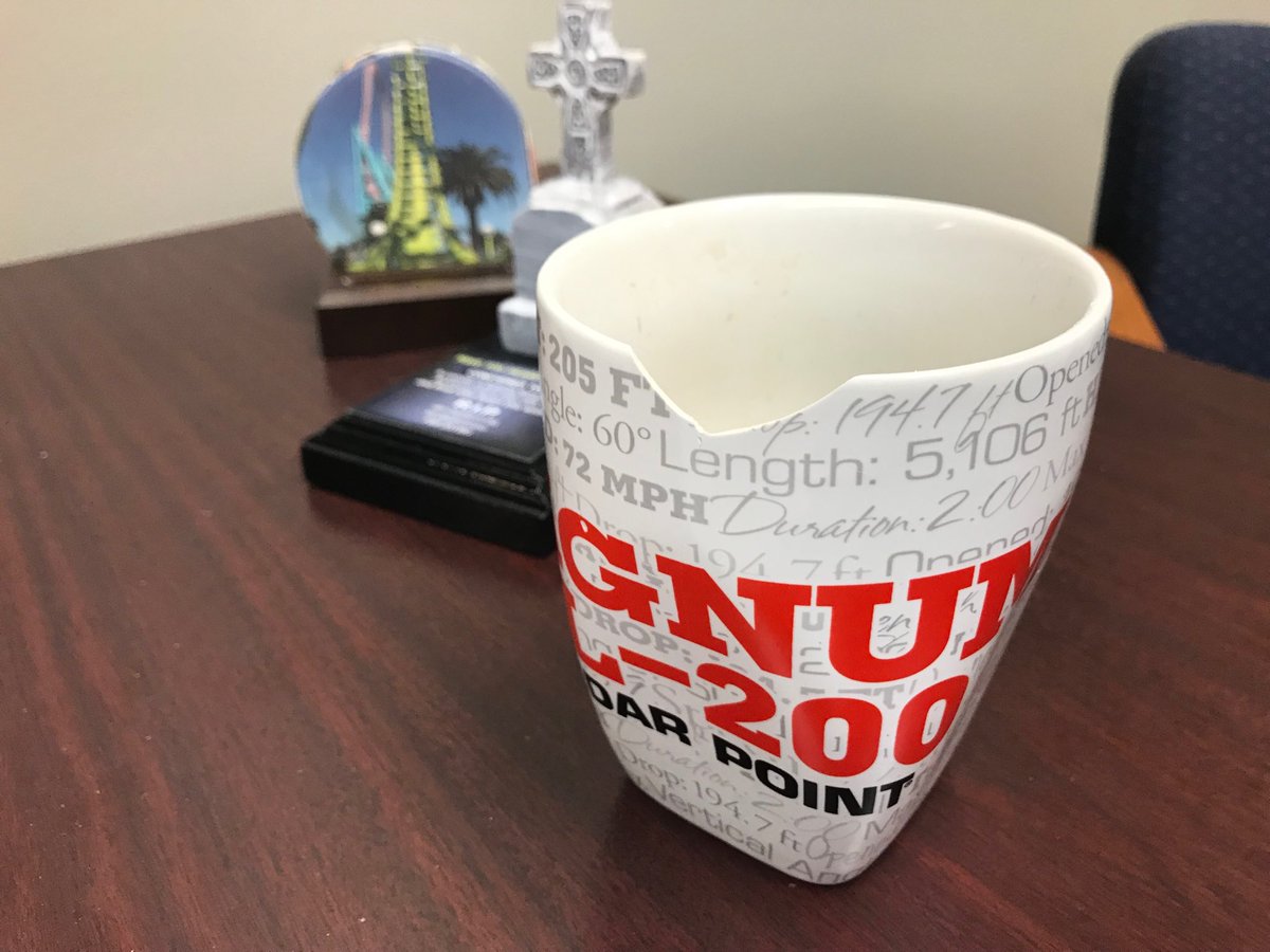 Tragedy.  My @cedarpoint #MagnumXL200 coffee mug broke today. ⁦I’m heartbroken ⁦@TonyClarkCP⁩