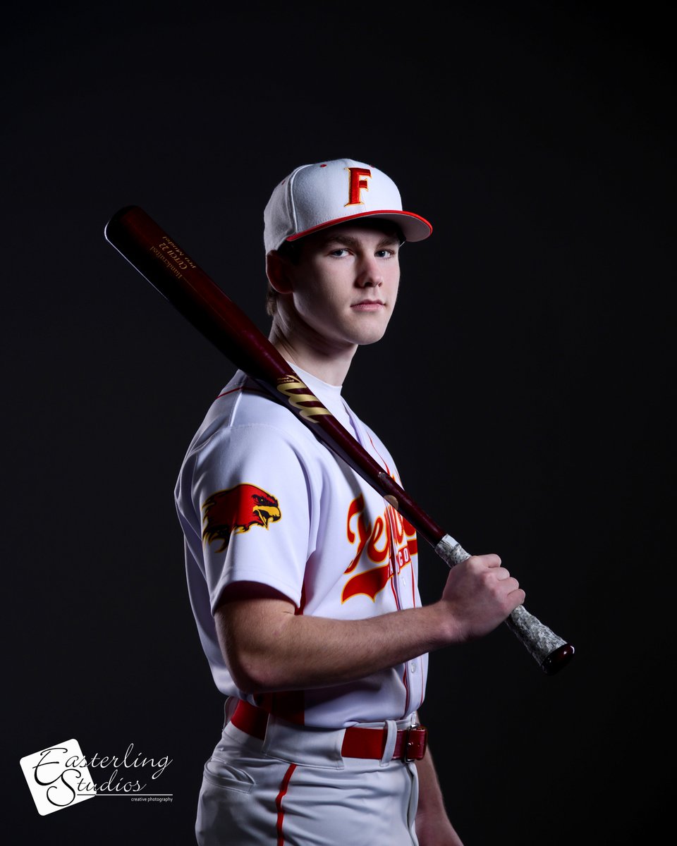 _Easterling_'s tweet photo. Today feels like spring, and what else comes with spring? Baseball! Here's to more warm days and all the upcoming spring sports! https://t.co/qhAbZxT43Z