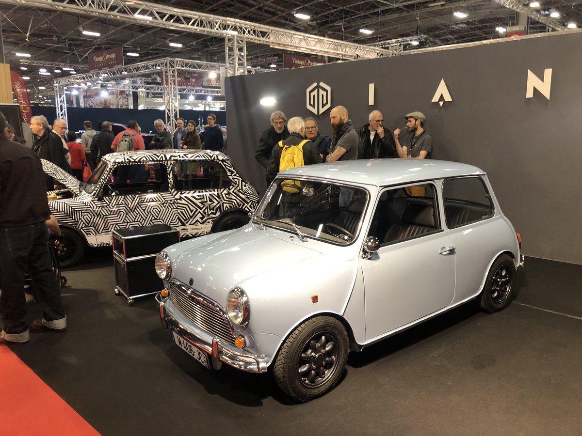 DamienPichereau's tweet photo. De passage à @RetromobileFR pour saluer nos exposants sarthois, et notamment #Ianmotion, jeune start-up soutenue par @frenchTechLM qui transforme des véhicules thermiques en électriques. Et oui @brunepoirson, l’#EconomieCirculaire intègre aussi le monde #automobile ! 🚗☘️ https://t.co/ruYilbGYUy