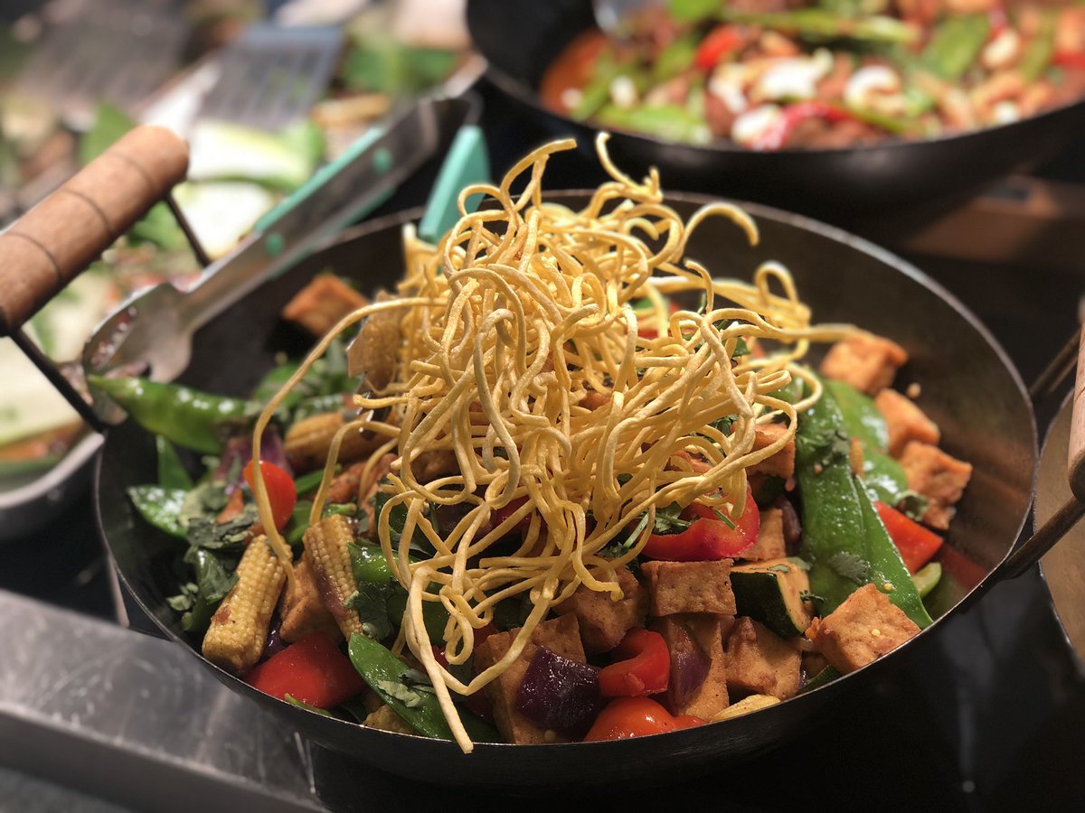 Darrenpassmore's tweet photo. Celebrating Chinese New Year @BupaCromHosp Rocking the Chinese Dishes #eatgoodfeelgood #tastytofu @QBTuna @MedirestUK https://t.co/RmS0wUioVy