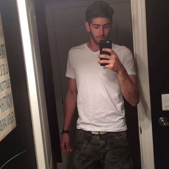 emjen133's tweet photo. This is Pete. He's a 6'6 engineer from Connecticut. 😏Dm requests. Age+insta always free. https://t.co/c74wOwQRv5