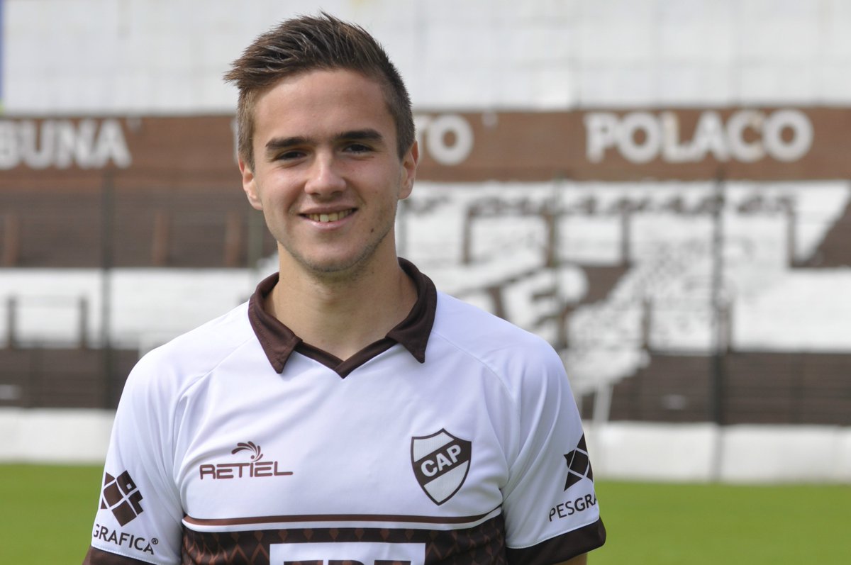 𝗖𝘂𝗯𝗮𝗻𝗼𝗗𝗲𝘀𝗶𝗴𝗻 a Twitter: "Agustín Palavecino, nuevo volante del #DeportivoCali, nació en Florida, Buenos Aires, Argentina y tiene 22 años. Surgió en las inferiores de Platense y debutó con el primer equipo en