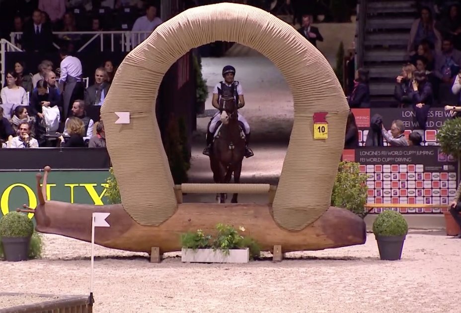 Albert_Hermoso's tweet photo. 👉🏼 ¡Revive el #DevocouxIndoorDerby 2018! #NereoCP estuvo SUPER consiguendo el 4º puesto. Manteneros conectados para contaros todas las novedades 😉 #JumpingBordeaux 
🎥 https://t.co/gmisHe0Pg4 (a partir del 00:12:30 h) https://t.co/ZBC33sMJPI