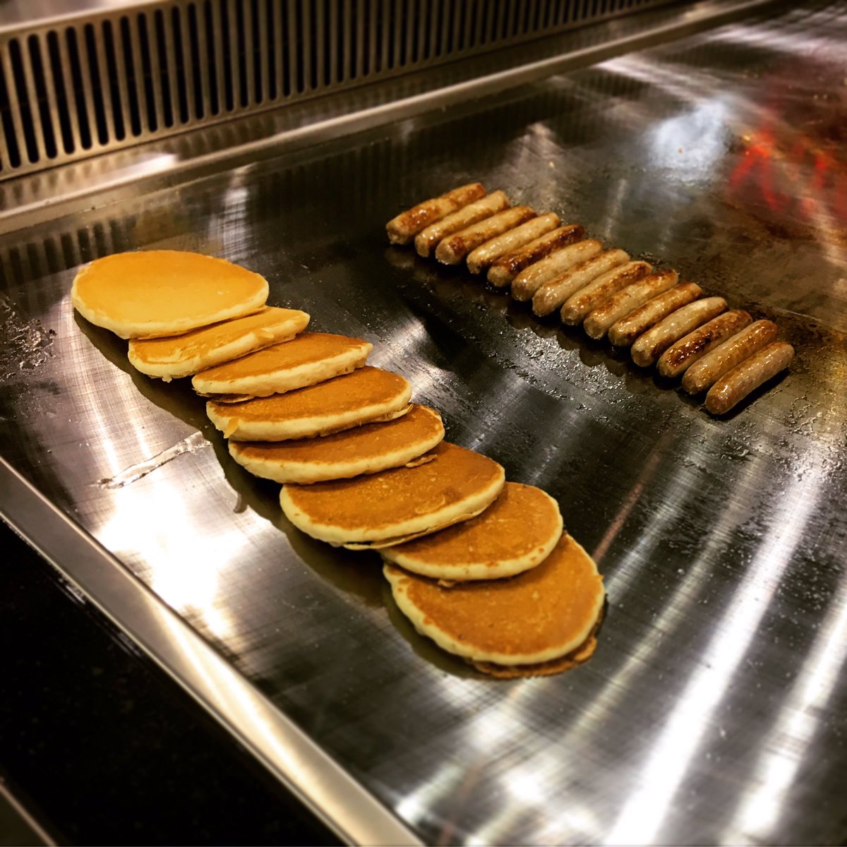 evoamerica's tweet photo. Breakfast anyone?  Booth 4407.  See the latest in ventless equipment at EVO. #nafem #nafem2019 #eventplanning #EVentbyEVO #goventless #goanywhere https://t.co/kiI9qMZff7