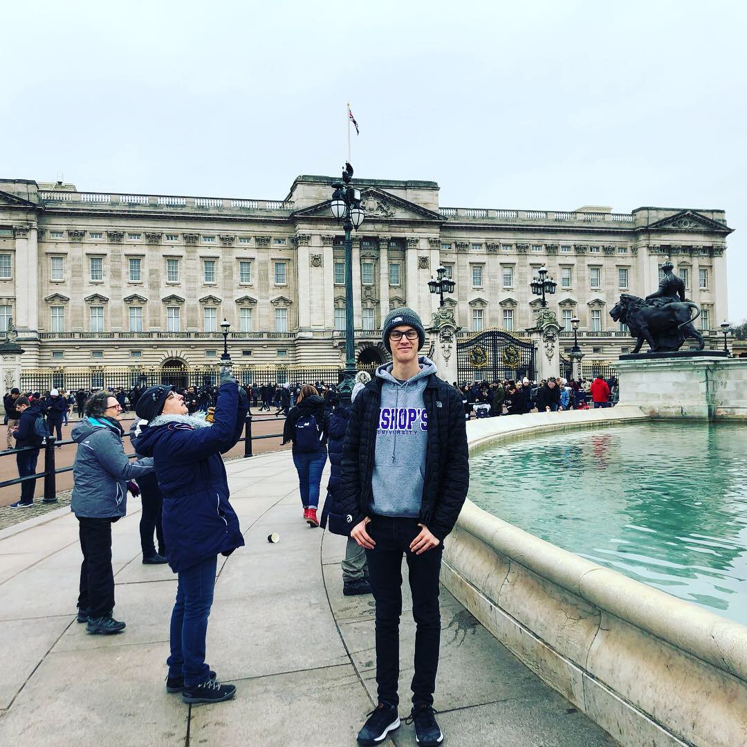 At #Ubishops, we nurture studying abroad as a transformational life-changing experience . Meet Maxim Jacques, a Business, Global Management and Leadership student, who's currently abroad at the University of Essex. Want to study abroad? ow.ly/JJ5O50kEY1o
