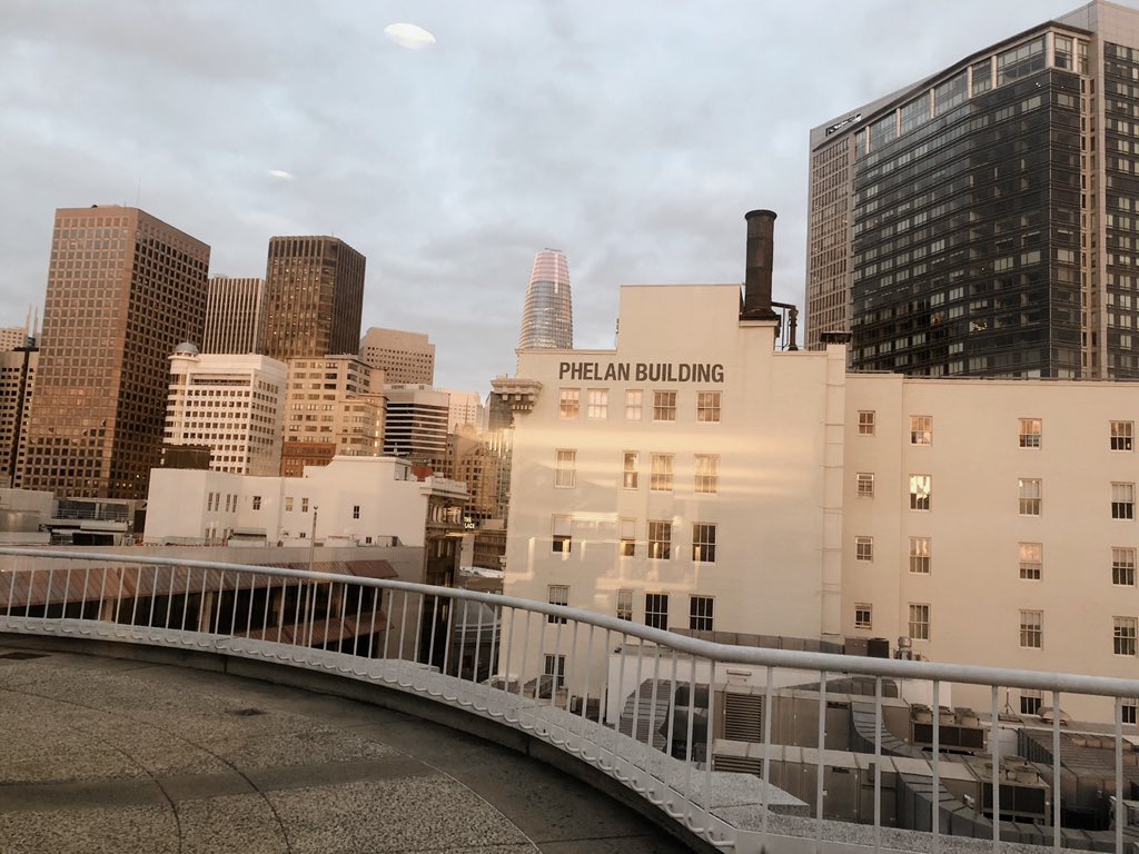 itssav16's tweet image. #FIDMLife : Golden hour on @FIDM SF campus 🌇🌆 #fidm