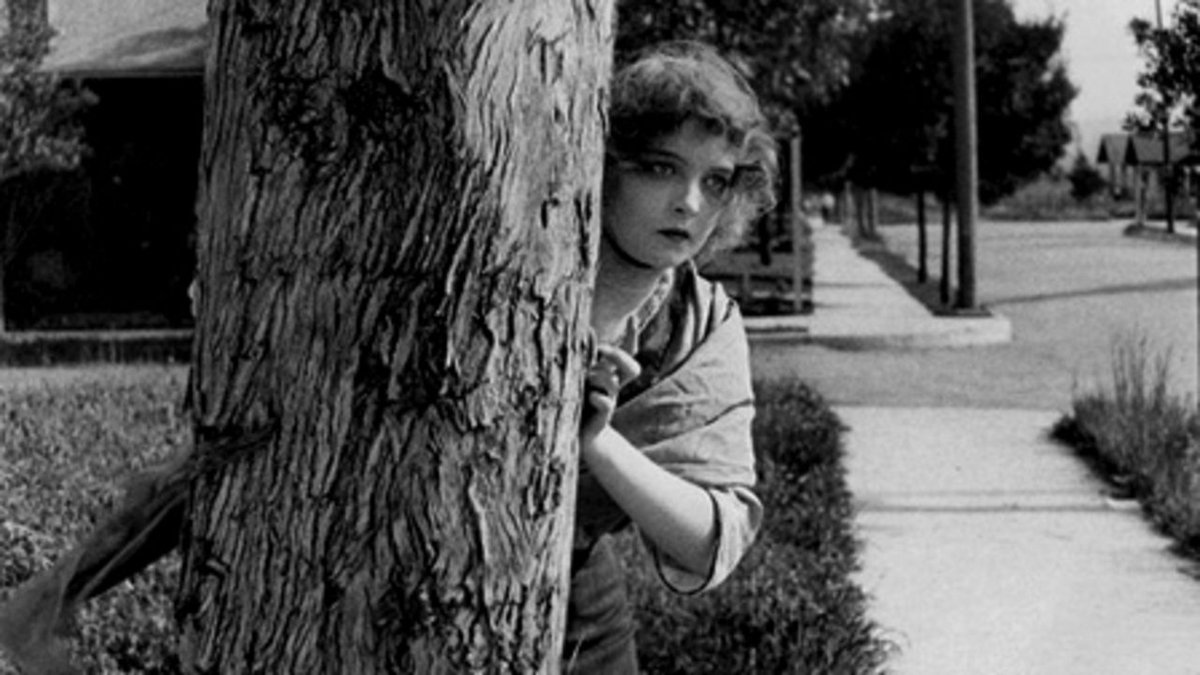 gartenbergmedia's tweet photo. #DWGriffith ’s THE MOTHERING HEART will screen @SimpsonCollege with the VIVO Chamber Ensemble performing #liveaccompaniment of an original score Fri., 2/8, 8:30. Free. https://t.co/tFPEOU28EB DVD provided by #GartenbergMedia #LillianGish #SimpsonMusic https://t.co/cLAqeTI14A